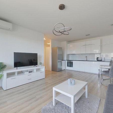 Bazova Apartment With Free Parking Pressburg Exterior foto