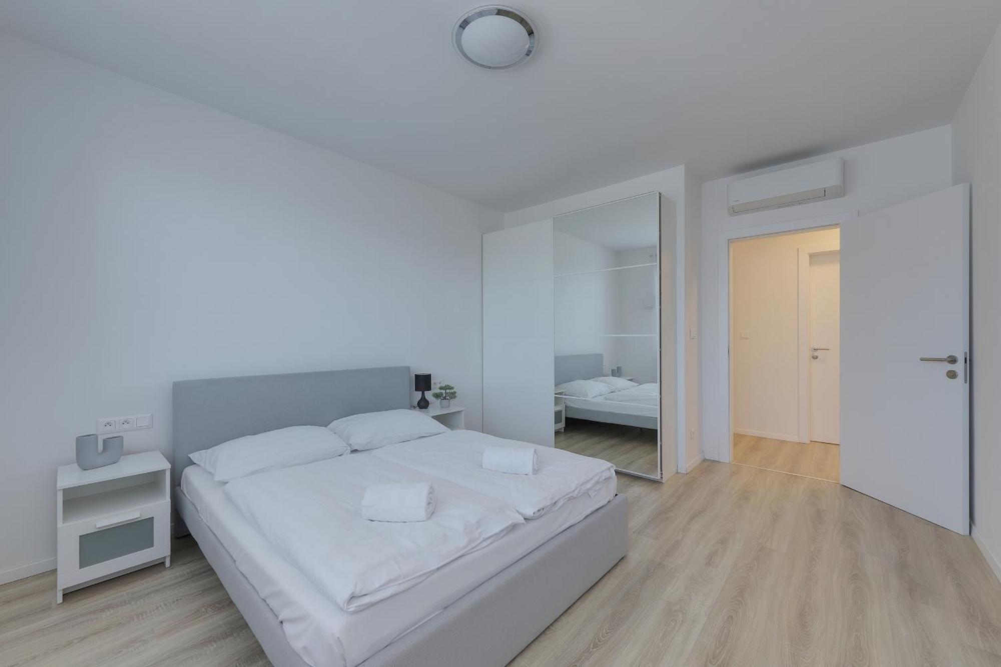 Bazova Apartment With Free Parking Pressburg Exterior foto
